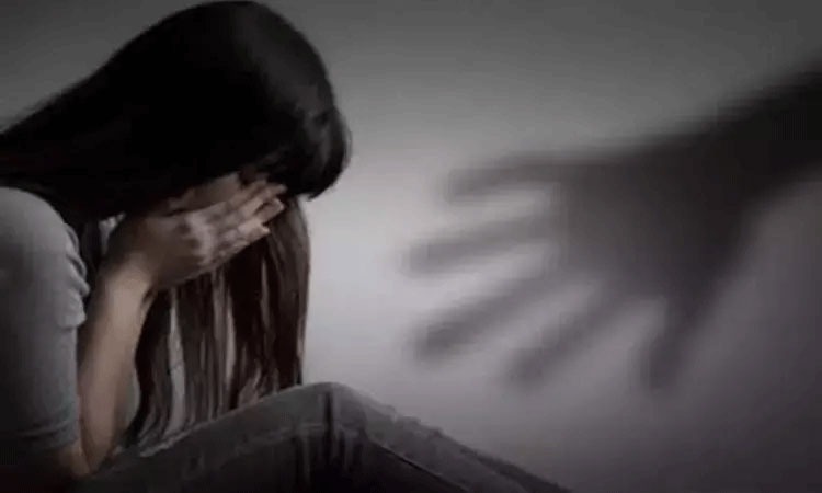 திருமணம் செய்வதாக ஆசைவார்த்தை கூறி 16 வயது சிறுமி பாலியல் பலாத்காரம் திருமணம் செய்வதாக ஆசைவார்த்தை கூறி 16 வயது சிறுமி பாலியல் பலாத்காரம்