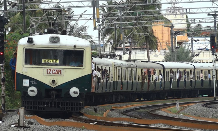 பராமரிப்பு பணி: சென்னை சென்டிரல்- கும்மிடிப்பூண்டி உள்பட 16 மின்சார ரெயில்கள் ரத்து