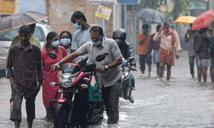 கனமழை எச்சரிக்கை: 12 மாவட்ட கலெக்டர்கள் தயாராக இருக்க அரசு உத்தரவு