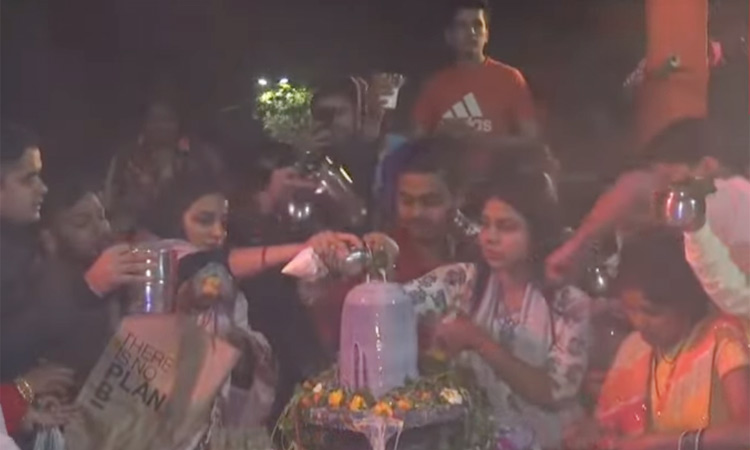 மகா சிவராத்திரி விழா: காசி விஸ்வநாதர் கோவிலில் 11 லட்சம் பக்தர்கள் தரிசனம்