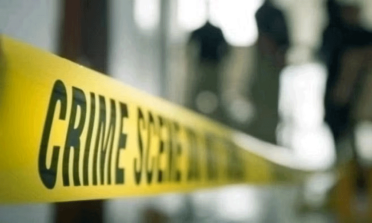 நண்பருடன் தகாத உறவு இருப்பதாக சந்தேகம்: மனைவியை வெட்டிக் கொன்ற நபர்