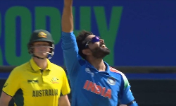 3வது விக்கெட்டை இழந்த ஆஸ்திரேலியா 3வது விக்கெட்டை இழந்த ஆஸ்திரேலியா