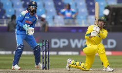 அரைசதம் கடந்தார் அலெக்ஸ் கேரி அரைசதம் கடந்தார் அலெக்ஸ் கேரி