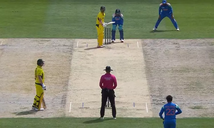 50 ரன்களை கடந்த ஆஸ்திரேலியா