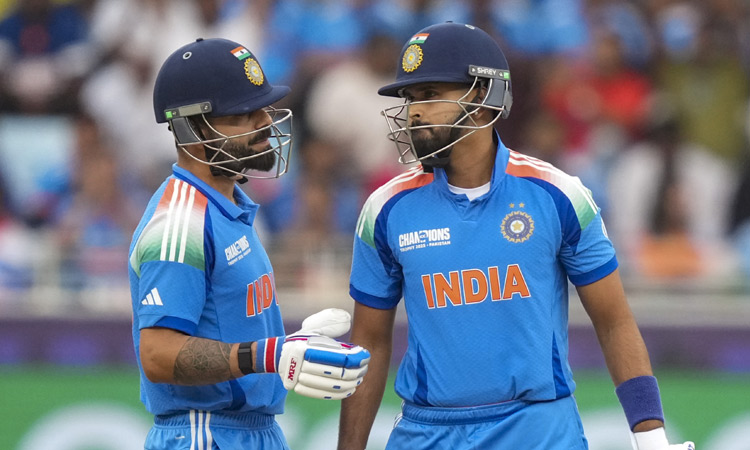 விராட்-ஸ்ரேயாஸ் நிதான ஆட்டம்... 100 ரன்களை கடந்த இந்தியா