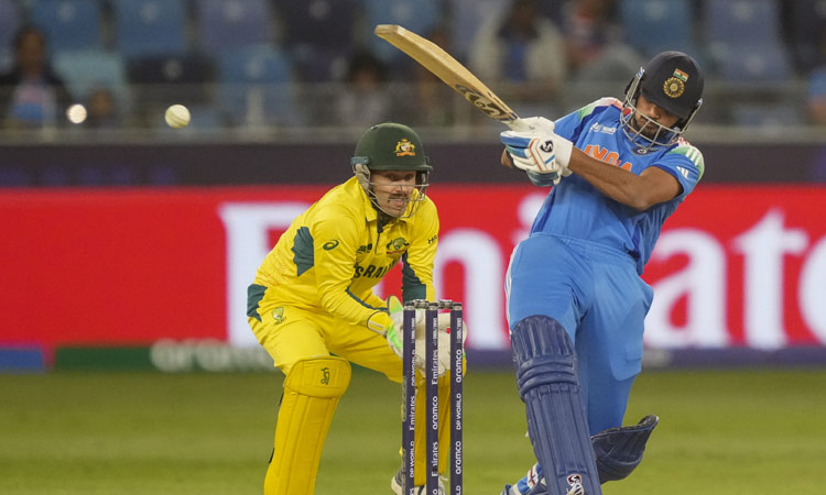 சாம்பியன்ஸ் டிராபி; ஆஸ்திரேலியாவை வீழ்த்தி இறுதிப்போட்டிக்கு முன்னேறிய இந்தியா