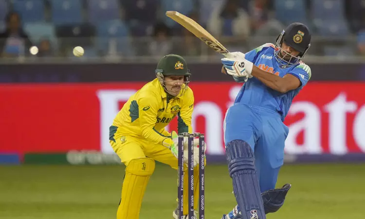 அக்சர் படேல் அவுட்.... 4வது விக்கெட்டை இழந்த... ... சாம்பியன்ஸ் டிராபி; ஆஸ்திரேலியாவை வீழ்த்தி இறுதிப்போட்டிக்கு முன்னேறிய இந்தியா