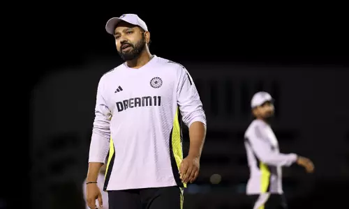 இது ஒன்றும் இந்தியா அல்ல துபாய் - விமர்சனங்களுக்கு இந்திய கேப்டன் பதிலடி இது ஒன்றும் இந்தியா அல்ல துபாய் - விமர்சனங்களுக்கு இந்திய கேப்டன் பதிலடி