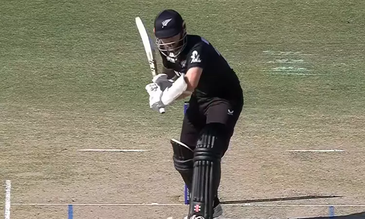 ரன் அடிக்க தடுமாறும் கேன் வில்லியம்சன் ... சாம்பியன்ஸ் டிராபி: 9வது விக்கெட்டை இழந்த தென் ஆப்பிரிக்கா