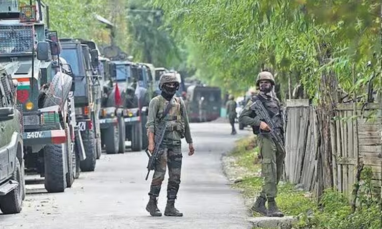 ஜம்மு காஷ்மீரில் ராணுவ முகாமில் பாதுகாப்பு படை வீரர் உயிரிழப்பு