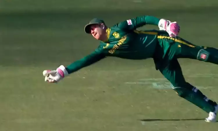 வில்லியம்சன் கேட்ச்சை தவறவிட்ட கிளாசென்  ... சாம்பியன்ஸ் டிராபி: 9வது விக்கெட்டை இழந்த தென் ஆப்பிரிக்கா