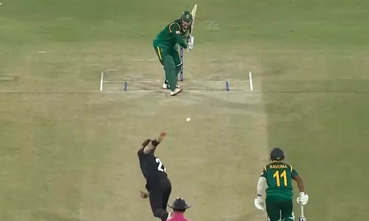 தென் ஆப்பிரிக்கா தொடக்க வீரர்களாக களம் இறங்கிய... ... சாம்பியன்ஸ் டிராபி: 9வது விக்கெட்டை இழந்த தென் ஆப்பிரிக்கா