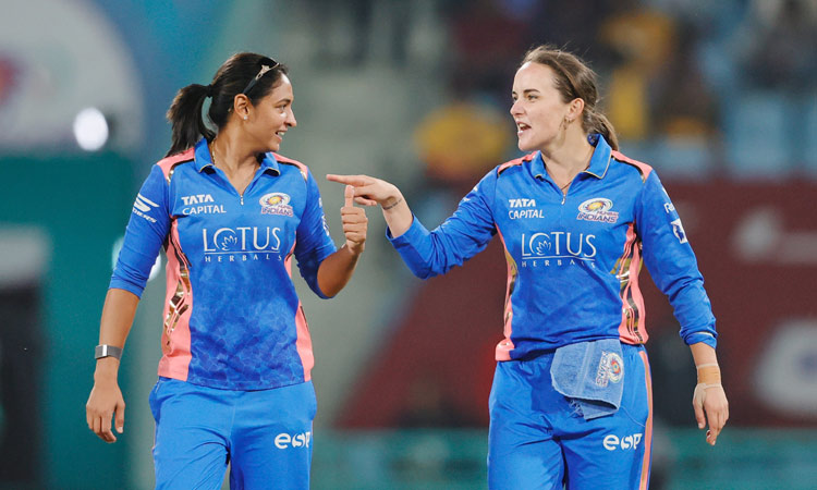 மகளிர் பிரீமியர் லீக்; நடுவரிடம் வாக்குவாதம்...ஹர்மன்ப்ரீத் கவுருக்கு அபராதம் விதிப்பு