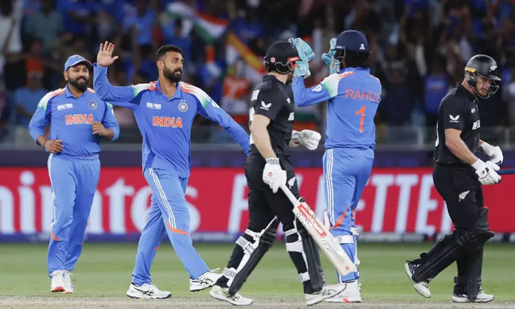 வருண் சக்கரவர்த்தியை எதிர்கொள்ள தயார் - மிட்செல் சான்ட்னெர்