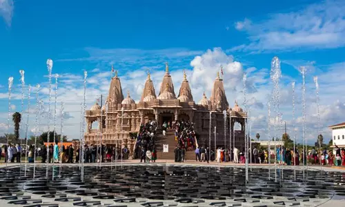 அமெரிக்காவில் இந்து கோவில் மீது தாக்குதல்- இந்தியா கடும் கண்டனம்