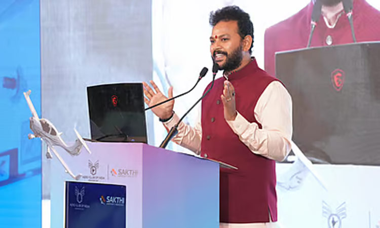 இந்தியாவில் அடுத்த 20 ஆண்டுகளில் 30,000 விமானிகள் தேவை - மத்திய மந்திரி  ராம் மோகன்