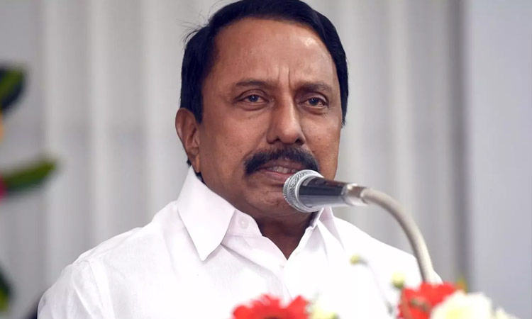 2-வது நாளாக அ.தி.மு.க. எம்.எல்.ஏக்கள் அறைக்கு செல்லாமல் சட்டசபைக்கு சென்ற செங்கோட்டையன்