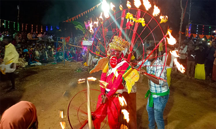 கொட்டும் பனியில் காமன் பண்டிகை கோலாகலம்: திரளான பக்தர்கள் பங்கேற்பு