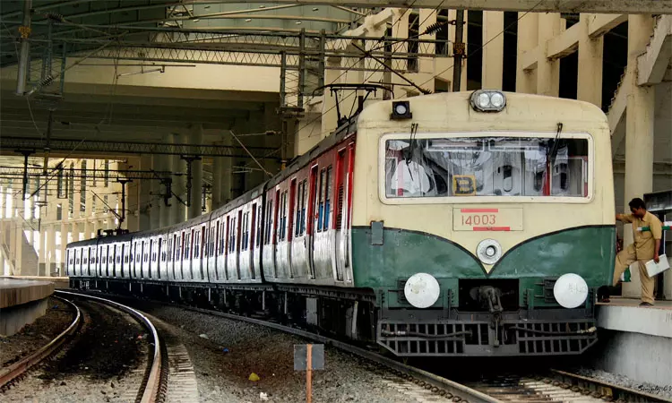 ஐ.பி.எல். போட்டி: கடற்கரை-வேளச்சேரி இடையே சிறப்பு மின்சார ரெயில் சேவை