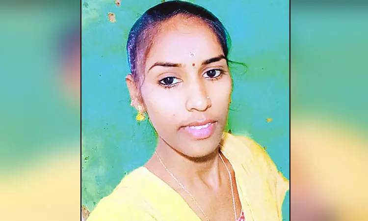 கர்ப்பமாக்கிவிட்டு காதலன் திருமணம் செய்ய மறுத்ததால் இளம்பெண் தற்கொலை கர்ப்பமாக்கிவிட்டு காதலன் திருமணம் செய்ய மறுத்ததால் இளம்பெண் தற்கொலை