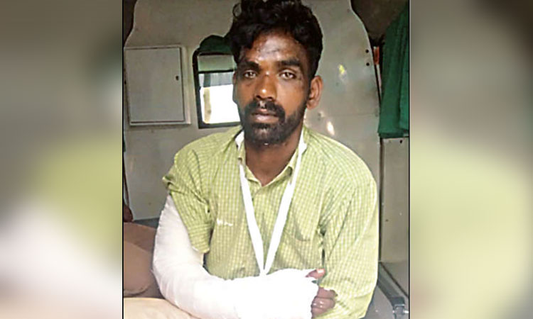 போலீசாரிடம் இருந்து தப்பி ஓடிய ரவுடிக்கு கை முறிந்தது