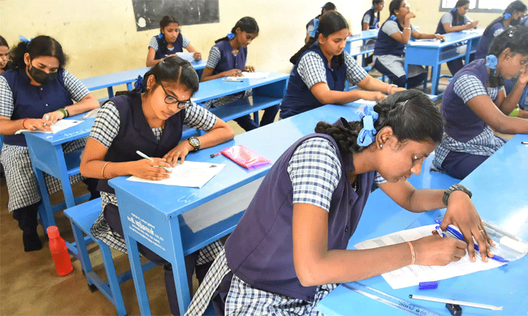 நாளை பத்தாம் வகுப்பு பொதுத்தேர்வு: கட்டுப்பாடுகள் என்னென்ன..? நாளை பத்தாம் வகுப்பு பொதுத்தேர்வு: கட்டுப்பாடுகள் என்னென்ன..?