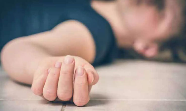 வளர்ப்பு மகளை அடித்துக் கொன்ற தம்பதி - அதிர்ச்சி சம்பவம்