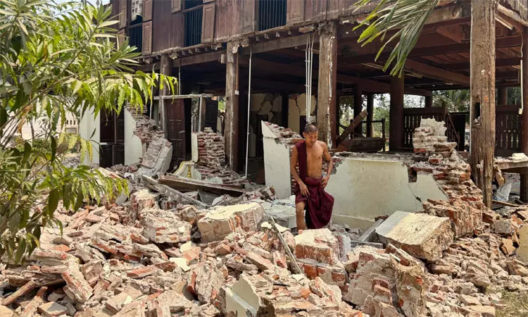 மியான்மரில் பயங்கர நிலநடுக்கம்: ரிக்டர் அளவில் 7.7 ஆக பதிவு- தாய்லாந்தும் குலுங்கியது மியான்மரில் பயங்கர நிலநடுக்கம்: ரிக்டர் அளவில் 7.7 ஆக பதிவு- தாய்லாந்தும் குலுங்கியது