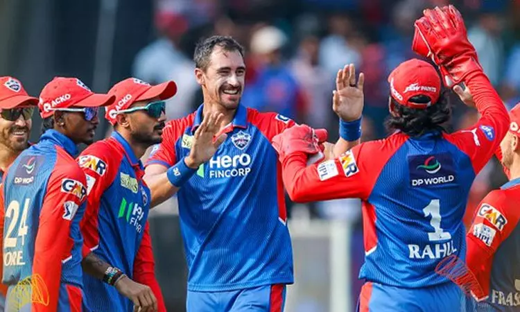 18 ஆண்டு கால ஐ.பி.எல். வரலாற்றில் டெல்லி அணிக்காக 2-வது வீரராக மாபெரும் சாதனை படைத்த ஸ்டார்க்