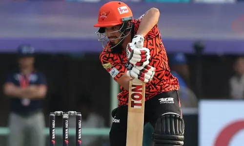 ஐ.பி.எல்.: ஐதராபாத் அணிக்காக மாபெரும் சாதனை படைத்த அனிகேத் வர்மா