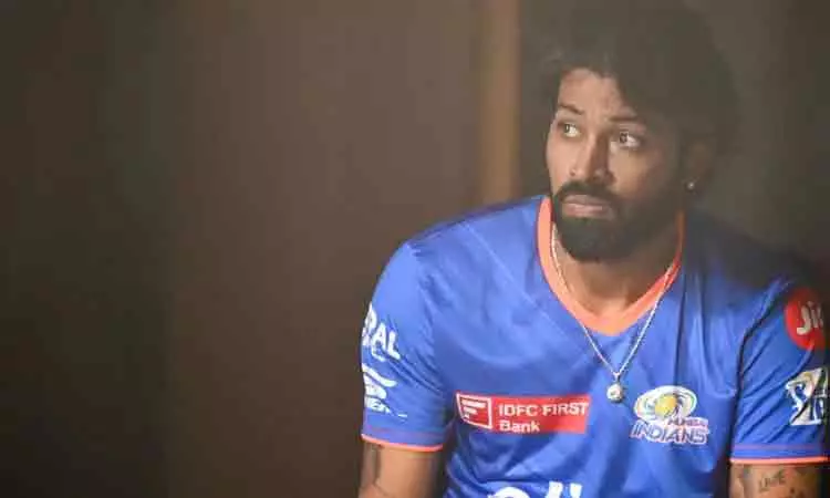 மும்பை கேப்டன் ஹர்திக் பாண்ட்யாவுக்கு ரூ.12 லட்சம் அபராதம்