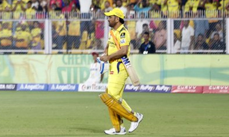 தோனி முன்வரிசையில் களமிறங்காதது ஏன்..? சிஎஸ்கே பயிற்சியாளர் விளக்கம்