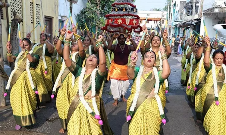 பிரம்மோற்சவ விழா 5-வது நாள்: மோகினி அலங்காரத்தில் பக்தர்களுக்கு அருள்பாலித்த கோதண்டராமர் பிரம்மோற்சவ விழா 5-வது நாள்: மோகினி அலங்காரத்தில் பக்தர்களுக்கு அருள்பாலித்த கோதண்டராமர்