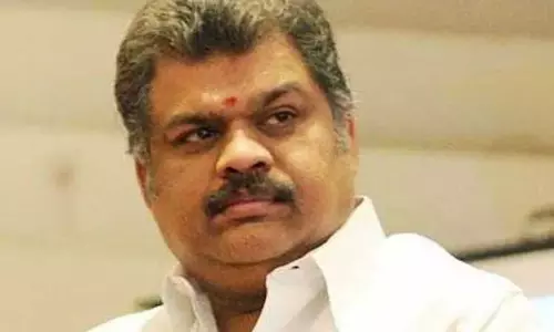 சொத்தின் மதிப்பை அடிக்கடி உயர்த்தும் முடிவை தமிழக அரசு கைவிட வேண்டும்: ஜி.கே. வாசன் சொத்தின் மதிப்பை அடிக்கடி உயர்த்தும் முடிவை தமிழக அரசு கைவிட வேண்டும்: ஜி.கே. வாசன்