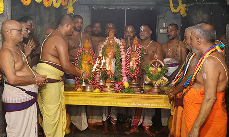 திருப்பதி கோதண்டராமர் கோவில் பிரம்மோற்சவ நிறைவு நாள்.. கபிலதீர்த்தத்தில் சக்கர ஸ்நானம்