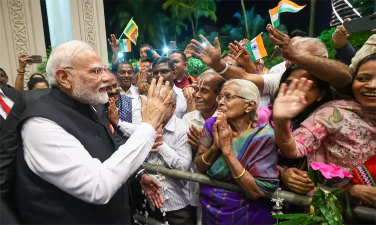 இலங்கை  சென்றடைந்தார் பிரதமர் மோடி- விமான நிலையத்தில் உற்சாக வரவேற்பு