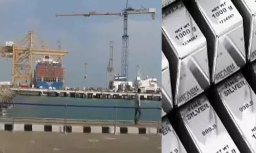 காட்டுப்பள்ளி துறைமுகத்தில் ரூ.9 கோடி மதிப்பிலான வெள்ளி கட்டிகள் மாயம்