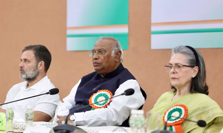 ஆமதாபாத்தில் இன்று காங்கிரஸ் தேசிய செயற்குழு கூட்டம் - சோனியா, ராகுல் பங்கேற்பு ஆமதாபாத்தில் இன்று காங்கிரஸ் தேசிய செயற்குழு கூட்டம் - சோனியா, ராகுல் பங்கேற்பு