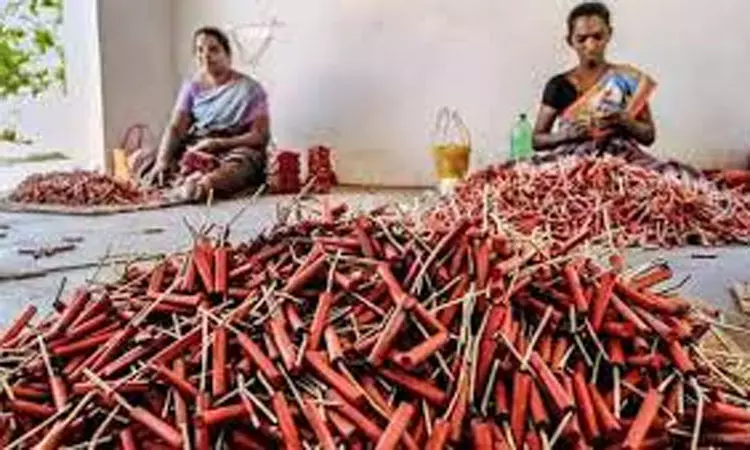 பட்டாசு ஆலைகளில் 1,477 ஆய்வு: தொழிலாளர் நலத்துறை ... ... இன்றைய முக்கிய செய்திகள் சிலவரிகளில்.. 09-04-2025