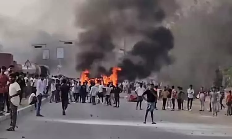 மே.வங்காளத்தில் வக்பு சட்டத்திற்கு எதிராக நடந்த போராட்டத்தில் வன்முறை மே.வங்காளத்தில் வக்பு சட்டத்திற்கு எதிராக நடந்த போராட்டத்தில் வன்முறை