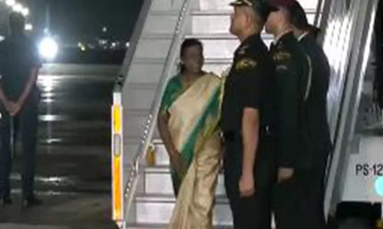 போர்ச்சுக்கல் சுற்றுப்பயணம் முடிந்து தாயகம் திரும்பிய திரவுபதி  முர்முவுக்கு உற்சாக வரவேற்பு