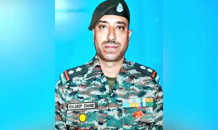 ஜம்மு காஷ்மீரில் பயங்கரவாதிகள் ஊடுருவல் முறியடிப்பு; ராணுவ வீரர் உயிரிழப்பு