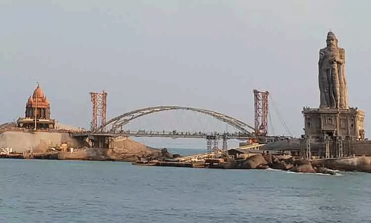 கன்னியாகுமரி கண்ணாடி பாலத்தில் செல்ல சுற்றுலா பயணிகளுக்கு தடை