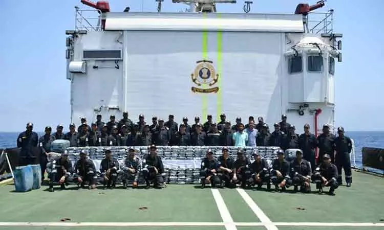 குஜராத்:  ரூ.1,800 கோடி மதிப்பிலான போதை பொருட்கள் பறிமுதல்