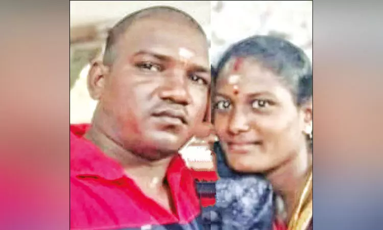 கோவில் விழாவுக்கு மைக்செட் அமைத்தபோது மின்சாரம் பாய்ந்து உடல் கருகி கர்ப்பிணி உள்பட 3 பேர் பலி