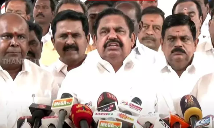 நம்பிக்கையில்லா தீர்மானம்: சட்டசபையில் இருந்து அதிமுக வெளிநடப்பு நம்பிக்கையில்லா தீர்மானம்: சட்டசபையில் இருந்து அதிமுக வெளிநடப்பு