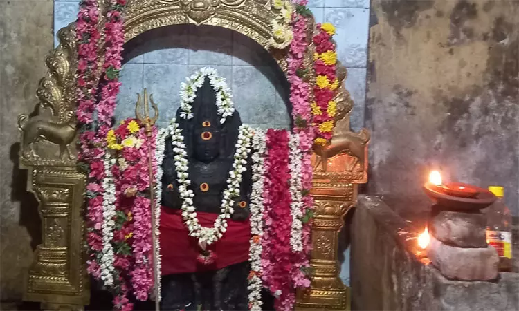 தேய்பிறை அஷ்டமி.. கோவில்களில் காலபைரவருக்கு சிறப்பு அபிஷேக ஆராதனை