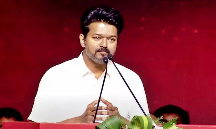 அரசு ஊழியர்கள், ஆசிரியர்களின் கோரிக்கைகளை நிறைவேற்ற வேண்டும்: விஜய் வலியுறுத்தல்