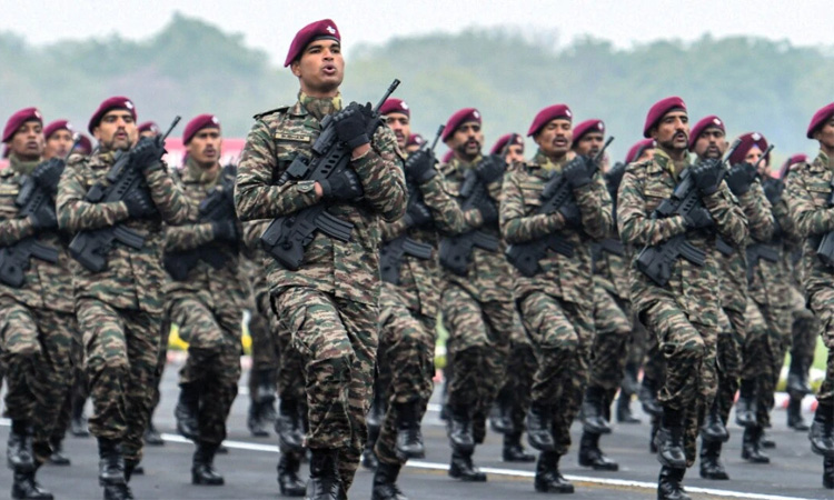 இந்தியா - பாகிஸ்தான் ராணுவ பலம்: யார் பக்கம் வலிமை?