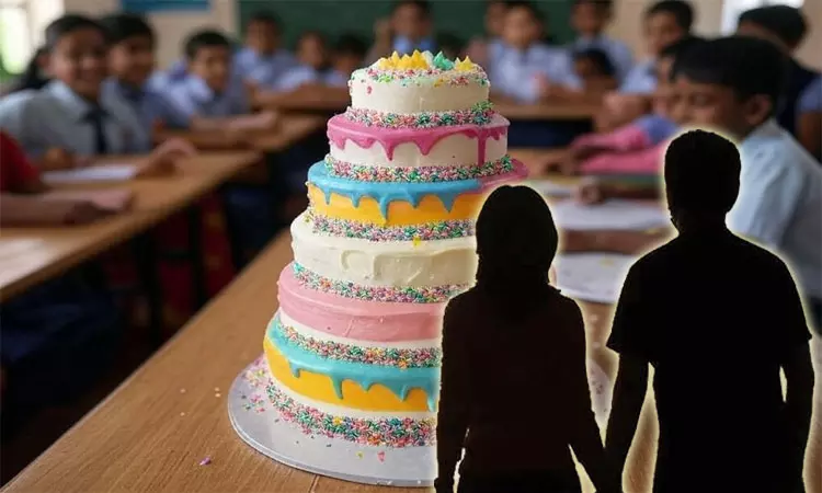 பள்ளியில் திருமண நாள் கொண்டாடிய ஆசிரியர் பணியிட மாற்றம்